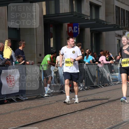 13.09.2026 - 21. swb-Marathon Bremen Strokosch-Dieckow http://msf.ph/oto/10341606 13.09.2026 11:07:45 Ziel 10135, 10139, 10188, 10404, 10493, 10660, 10674, 10767, 10793, 10859, 11032, 11044, 11263, 11378, 11404, 11659, 11831, 11833, 11958, 12024, 12031, 12066, 12160, 12248, 12384, 12389, 12511, 12512, 10138, 10279, 10280, 10363, 10364, 10501, 10505, 10580, 10595, 10661, 10695, 10830, 10871, 10907, 10935, 10937, 11037, 11223, 11515, 11643, 11767, 11899, 11924, 11934, 12097, 12167, 12168, 12194, 12210, 12277, 12307, 12511, 12512 meine-sportfotos.de