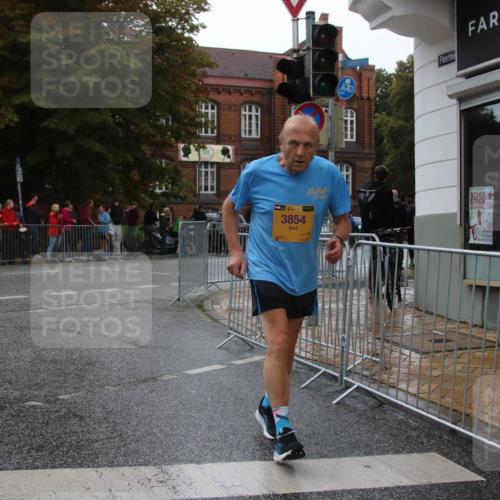 13.09.2026 - Kiel Lauf Markus Tischler http://msf.ph/oto/10341682 13.09.2026 11:16:54 Fleethörn 3854, 90, 043153646592, 25, 09, 10, 30 meine-sportfotos.de