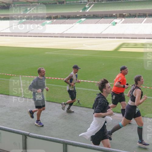 13.09.2026 - 21. swb-Marathon Bremen Michael Burmester http://msf.ph/oto/10341683 13.09.2026 13:23:54 Laufen im Stadion 137, 160, 182, 211, 324, 434, 533, 548, 571, 609, 708, 721, 723, 739, 743, 752, 892, 1157, 1178, 1259, 1273, 1331, 1463, 1471, 1597, 1598, 1691, 1746, 1788, 1883, 1944, 2095, 2211, 2213, 2252, 2286, 2312, 2323, 2433, 2445, 2465, 2475, 2483, 2495, 2497, 2503, 2504, 2526, 2571, 2644, 2768, 2776, 2936, 2968, 3252, 3282, 3288, 3289, 3292, 3298, 3306, 3312, 3347, 3364, 3381, 3395, 3423, 3447, 3505, 3530, 3559, 3727, 3770, 3819, 4020, 4054, 4231, 4406, 4407, 4431, 4466, 4467, 4584 meine-sportfotos.de