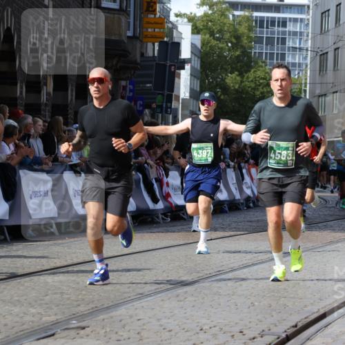 13.09.2026 - 21. swb-Marathon Bremen Strokosch-Dieckow http://msf.ph/oto/10341737 13.09.2026 13:27:00 Ziel 1368, 2779, 3526, 3852, 3893, 4077, 4441, 4598, 5054, 5937, 6289, 6375, 6548, 6580, 8112, 9260, 9551, 13097, 1493, 1494, 2454, 3273, 4121, 4397, 4558, 4563, 6776, 7072, 7849, 8219, 9159, 9343, 9511, 9854, 9878, 10112, 10113 meine-sportfotos.de