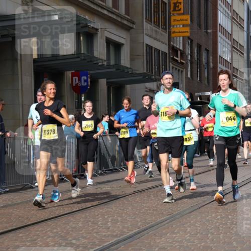 13.09.2026 - 21. swb-Marathon Bremen Strokosch-Dieckow http://msf.ph/oto/10341739 13.09.2026 11:07:49 Ziel 10135, 10139, 10188, 10404, 10493, 10660, 10767, 10793, 10851, 10859, 11032, 11044, 11263, 11378, 11404, 11659, 11831, 11833, 11958, 12031, 12066, 12160, 12248, 12325, 12384, 12389, 10138, 10279, 10280, 10363, 10364, 10501, 10505, 10580, 10595, 10661, 10674, 10830, 10871, 10907, 10935, 10937, 11037, 11223, 11515, 11643, 11899, 11924, 11934, 12024, 12097, 12167, 12168, 12194, 12277, 12307, 12511, 12512 meine-sportfotos.de