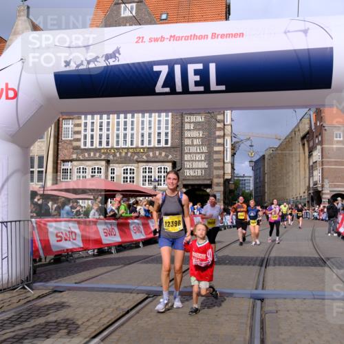 13.09.2026 - 21. swb-Marathon Bremen Tim E. http://msf.ph/oto/10341827 13.09.2026 11:11:28 Ziel 10313, 10419, 10527, 10611, 10644, 10653, 11062, 11141, 11231, 11458, 11483, 11679, 11691, 11745, 11993, 12148, 12396, 12401, 12507 meine-sportfotos.de