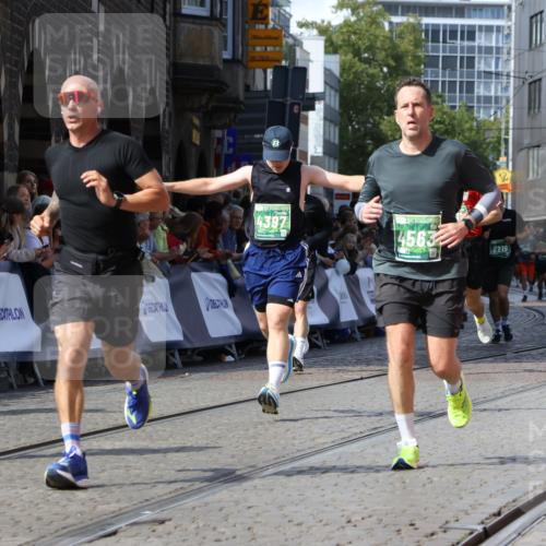 13.09.2026 - 21. swb-Marathon Bremen Strokosch-Dieckow http://msf.ph/oto/10341918 13.09.2026 13:27:01 Ziel 1368, 2779, 3526, 3852, 3893, 4077, 4441, 4598, 4919, 5054, 5937, 6289, 6314, 6375, 6548, 6580, 8112, 9260, 9551, 13097, 1493, 1494, 2454, 3273, 4121, 4397, 4558, 4563, 6776, 7072, 7849, 8219, 9159, 9343, 9878, 10112, 10113 meine-sportfotos.de