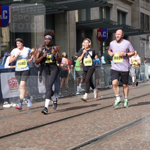 13.09.2026 - 21. swb-Marathon Bremen Strokosch-Dieckow http://msf.ph/oto/10342143 13.09.2026 11:08:03 Ziel 10135, 10188, 10229, 10793, 10851, 10859, 11032, 11065, 11124, 11263, 11509, 11560, 11561, 11888, 11968, 12073, 12164, 12315, 12325, 12384, 12410, 12516, 10139, 10404, 10493, 10660, 10661, 10674, 10767, 10830, 10871, 10937, 11037, 11044, 11378, 11404, 11515, 11659, 11831, 11833, 11958, 12024, 12031, 12066, 12097, 12160, 12248, 12307, 12384, 12389, 12511, 12512 meine-sportfotos.de
