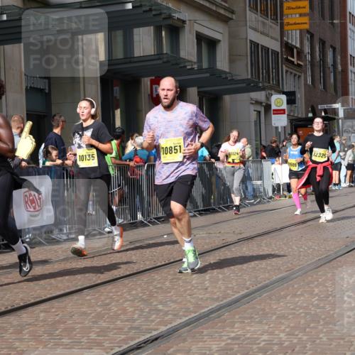 13.09.2026 - 21. swb-Marathon Bremen Strokosch-Dieckow http://msf.ph/oto/10342159 13.09.2026 11:08:03 Ziel 10135, 10188, 10229, 10793, 10851, 10859, 11032, 11065, 11124, 11263, 11509, 11560, 11561, 11888, 11968, 12073, 12164, 12315, 12325, 12384, 12410, 12516, 10139, 10404, 10493, 10660, 10661, 10674, 10767, 10830, 10871, 10937, 11037, 11044, 11378, 11404, 11515, 11659, 11831, 11833, 11958, 12024, 12031, 12066, 12097, 12160, 12248, 12307, 12384, 12389, 12511, 12512 meine-sportfotos.de