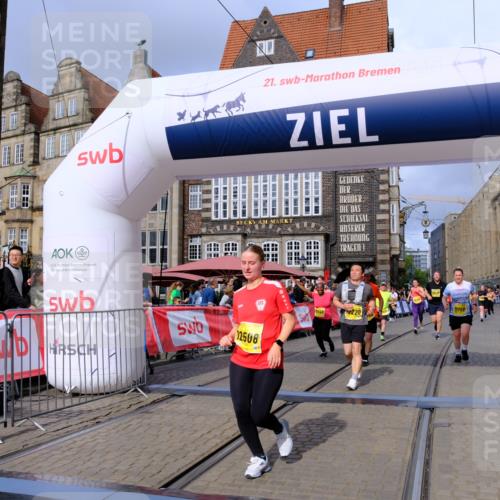 13.09.2026 - 21. swb-Marathon Bremen Tim E. http://msf.ph/oto/10342169 13.09.2026 11:11:45 Ziel 10155, 10510, 10511, 10546, 10977, 11036, 11216, 11231, 11289, 11458, 11533, 11702, 11870, 12126, 12148, 12220, 12286, 12311, 12336, 12464, 12508 meine-sportfotos.de
