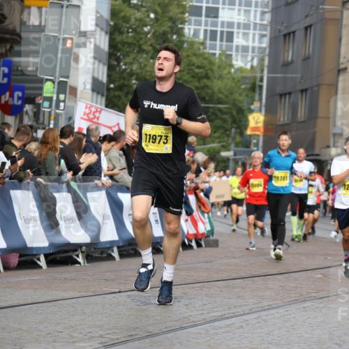 13.09.2026 - 21. swb-Marathon Bremen Strokosch-Dieckow http://msf.ph/oto/10342243 13.09.2026 10:51:23 Ziel 10200, 10471, 10515, 10537, 10808, 11087, 11339, 11537, 11625, 11626, 11801, 12004, 12303, 12351, 12407, 12552, 10334, 10544, 10763, 10862, 11145, 11787, 12424, 13631 meine-sportfotos.de