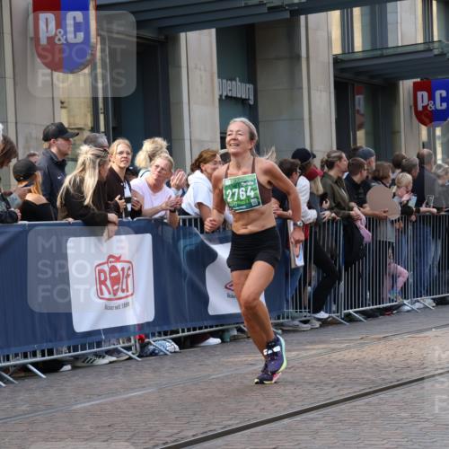13.09.2026 - 21. swb-Marathon Bremen Strokosch-Dieckow http://msf.ph/oto/10342246 13.09.2026 13:28:15 Ziel 178, 210, 613, 1239, 1380, 1914, 2047, 2764, 3028, 3294, 3348, 3597, 4102, 4250, 4564, 5683, 6914, 6957, 7263, 8429, 8483, 8570, 8938, 9064, 9176, 9549, 13012, 488, 1343, 1456, 1460, 2977, 3114, 3334, 3480, 4506, 5250, 5360, 5462, 5889, 6182, 7926, 8188, 8656, 9067, 9145, 9167, 9168, 9543, 9738, 9881, 13069 meine-sportfotos.de