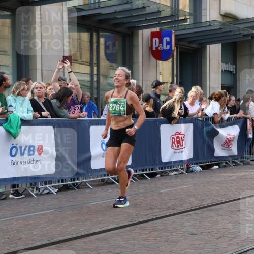 13.09.2026 - 21. swb-Marathon Bremen Strokosch-Dieckow http://msf.ph/oto/10342274 13.09.2026 13:28:16 Ziel 178, 210, 613, 1239, 1380, 1914, 2047, 2764, 3028, 3294, 3348, 3597, 4102, 4250, 4564, 5683, 6914, 6957, 7263, 7527, 8429, 8483, 8570, 8938, 9064, 9176, 9549, 13012, 488, 1343, 1460, 2977, 3114, 3334, 3480, 4506, 5250, 5360, 5889, 6182, 7926, 8188, 8656, 9145, 9167, 9168, 9543, 9738, 9881, 13069 meine-sportfotos.de