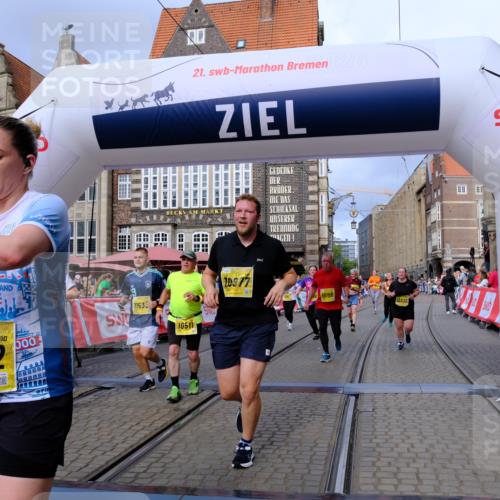 13.09.2026 - 21. swb-Marathon Bremen Tim E. http://msf.ph/oto/10342342 13.09.2026 11:11:50 Ziel 10155, 10510, 10511, 10546, 10552, 10977, 11036, 11216, 11239, 11289, 11533, 11702, 11870, 11927, 12082, 12126, 12220, 12286, 12311, 12336, 12464, 12508, 12553 meine-sportfotos.de