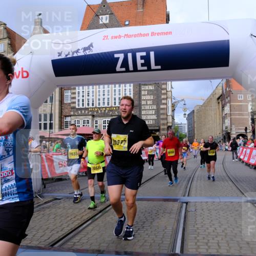 13.09.2026 - 21. swb-Marathon Bremen Tim E. http://msf.ph/oto/10342355 13.09.2026 11:11:50 Ziel 10155, 10510, 10511, 10546, 10552, 10977, 11036, 11216, 11239, 11289, 11533, 11702, 11870, 11927, 12082, 12126, 12220, 12286, 12311, 12336, 12464, 12508, 12553 meine-sportfotos.de