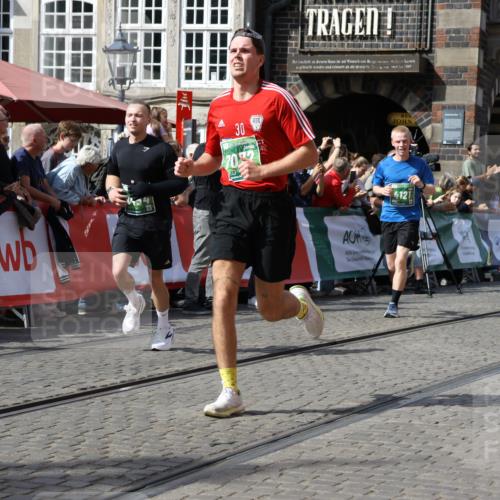 13.09.2026 - 21. swb-Marathon Bremen Strokosch-Dieckow http://msf.ph/oto/10342452 13.09.2026 13:27:06 Ziel 531, 2779, 3076, 3302, 3510, 3852, 3893, 4441, 4598, 4919, 5054, 5937, 5943, 6289, 6314, 6375, 6455, 6548, 6580, 7246, 7317, 8112, 8303, 9551, 13097, 242, 3273, 3385, 3496, 4121, 4558, 6071, 6288, 6776, 7849, 8219, 9159, 9343, 9760, 10112, 10113, 13147 meine-sportfotos.de