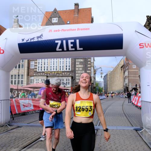 13.09.2026 - 21. swb-Marathon Bremen Tim E. http://msf.ph/oto/10342518 13.09.2026 11:11:56 Ziel 10155, 10510, 10511, 10546, 10552, 10616, 10977, 11239, 11289, 11533, 11702, 11927, 12082, 12220, 12286, 12311, 12336, 12508, 12553 meine-sportfotos.de