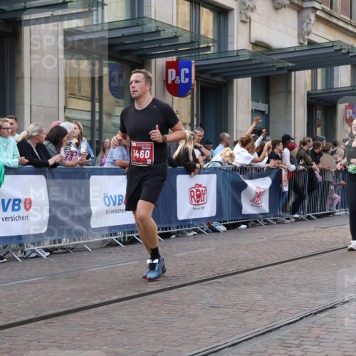 13.09.2026 - 21. swb-Marathon Bremen Strokosch-Dieckow http://msf.ph/oto/10342527 13.09.2026 13:28:25 Ziel 613, 722, 1014, 1239, 1914, 2276, 2764, 2851, 2891, 3028, 3348, 3419, 3444, 3665, 4102, 4564, 5267, 5531, 5691, 5865, 6817, 6914, 6937, 6955, 6957, 7134, 7263, 7527, 8483, 8938, 8985, 9176, 9562, 13012, 13174, 178, 210, 1239, 1380, 1460, 2047, 2977, 3114, 3294, 3334, 3597, 4250, 4506, 5250, 5360, 5683, 5889, 6182, 7926, 8429, 8570, 9064, 9167, 9168, 9543, 9549, 9738, 9881 meine-sportfotos.de