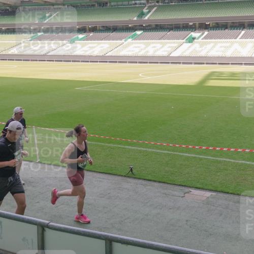 13.09.2026 - 21. swb-Marathon Bremen Michael Burmester http://msf.ph/oto/10342537 13.09.2026 13:25:58 Laufen im Stadion 202, 213, 294, 390, 505, 530, 543, 645, 723, 815, 818, 833, 966, 1077, 1283, 1410, 1443, 1459, 1473, 1487, 1491, 1504, 1515, 1530, 1561, 1618, 1744, 1828, 1830, 1953, 2058, 2059, 2211, 2267, 2271, 2273, 2298, 2308, 2354, 2382, 2384, 2428, 2497, 2506, 2508, 2554, 2558, 2576, 2582, 2591, 2592, 2644, 2656, 2675, 2752, 2762, 2817, 2833, 2878, 2896, 2965, 2970, 2981, 3005, 3047, 3062, 3084, 3097, 3142, 3172, 3211, 3259, 3306, 3329, 3359, 3390, 3433, 3629, 3851 meine-sportfotos.de