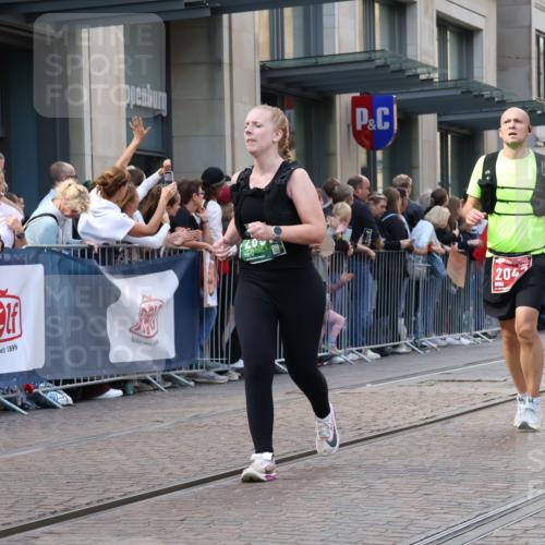 13.09.2026 - 21. swb-Marathon Bremen Strokosch-Dieckow http://msf.ph/oto/10342539 13.09.2026 13:28:26 Ziel 430, 613, 722, 725, 1014, 1914, 2276, 2764, 2851, 2891, 3028, 3348, 3419, 3444, 3665, 4102, 4564, 5267, 5531, 5691, 5865, 6817, 6914, 6937, 6955, 6957, 7134, 7263, 7527, 8483, 8938, 8985, 9176, 9562, 13012, 13174, 178, 210, 1239, 1380, 1460, 2047, 2977, 3114, 3294, 3334, 3597, 4250, 4506, 5250, 5360, 5683, 5889, 6182, 7926, 8429, 8483, 8570, 9064, 9167, 9168, 9543, 9549, 9738, 9881 meine-sportfotos.de