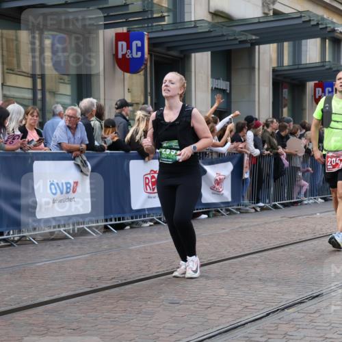 13.09.2026 - 21. swb-Marathon Bremen Strokosch-Dieckow http://msf.ph/oto/10342565 13.09.2026 13:28:27 Ziel 430, 613, 722, 725, 1014, 1914, 2276, 2378, 2764, 2851, 2891, 3028, 3348, 3419, 3444, 3665, 4102, 4564, 5267, 5531, 5691, 5865, 6817, 6914, 6937, 6955, 6957, 7134, 7263, 7527, 8938, 8985, 9176, 9562, 13012, 13174, 178, 210, 1239, 1380, 1460, 2047, 2764, 2977, 3114, 3294, 3334, 3597, 4250, 4506, 5250, 5360, 5683, 5889, 6182, 7926, 8429, 8483, 8570, 9064, 9167, 9168, 9543, 9549, 9738, 9881 meine-sportfotos.de