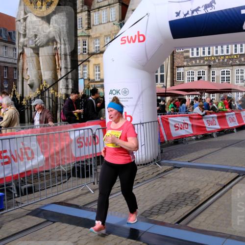 13.09.2026 - 21. swb-Marathon Bremen Tim E. http://msf.ph/oto/10342581 13.09.2026 11:12:19 Ziel 10490, 10582, 11585, 12012 meine-sportfotos.de