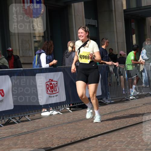 13.09.2026 - 21. swb-Marathon Bremen Strokosch-Dieckow http://msf.ph/oto/10342600 13.09.2026 11:08:18 Ziel 10229, 10399, 10609, 11065, 11124, 11358, 11421, 11560, 11561, 11678, 11710, 11718, 11834, 11888, 11968, 12073, 12162, 12164, 12410, 12516, 12517, 10135, 10139, 10188, 10404, 10493, 10767, 10793, 10851, 10859, 11032, 11044, 11263, 11378, 11404, 11509, 11659, 11831, 11833, 11958, 12031, 12066, 12160, 12248, 12315, 12325, 12384, 12389 meine-sportfotos.de