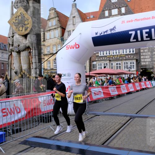 13.09.2026 - 21. swb-Marathon Bremen Tim E. http://msf.ph/oto/10342677 13.09.2026 11:12:33 Ziel 10213, 10406, 10414, 11052, 11633, 11716, 12012, 12327 meine-sportfotos.de