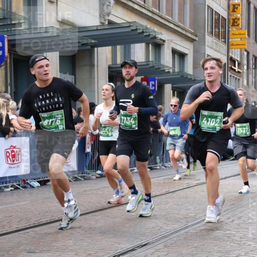 13.09.2026 - 21. swb-Marathon Bremen Strokosch-Dieckow http://msf.ph/oto/10342708 13.09.2026 13:28:31 Ziel 430, 613, 722, 725, 936, 1014, 1688, 1914, 2223, 2276, 2378, 2851, 2891, 3348, 3419, 3444, 3665, 3938, 4102, 4564, 5267, 5531, 5691, 5865, 6099, 6817, 6914, 6937, 6955, 6957, 7134, 7263, 7527, 8938, 8984, 8985, 9176, 9562, 13012, 13174, 178, 210, 1239, 1380, 1460, 2047, 2764, 2977, 3028, 3114, 3294, 3334, 3597, 4250, 4506, 5250, 5360, 5683, 5889, 6182, 6914, 6957, 8429, 8483, 8570, 9064, 9543, 9549, 9738 meine-sportfotos.de