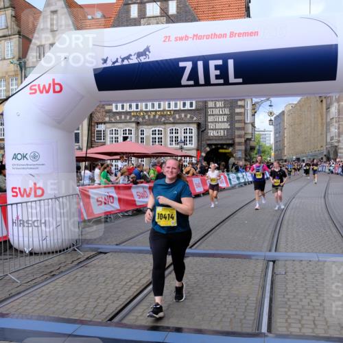 13.09.2026 - 21. swb-Marathon Bremen Tim E. http://msf.ph/oto/10342714 13.09.2026 11:12:38 Ziel 10213, 10406, 10414, 10909, 11052, 11633, 11716, 12012, 12327 meine-sportfotos.de