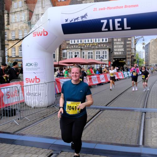13.09.2026 - 21. swb-Marathon Bremen Tim E. http://msf.ph/oto/10342733 13.09.2026 11:12:38 Ziel 10213, 10406, 10414, 10909, 11052, 11633, 11716, 12012, 12327 meine-sportfotos.de