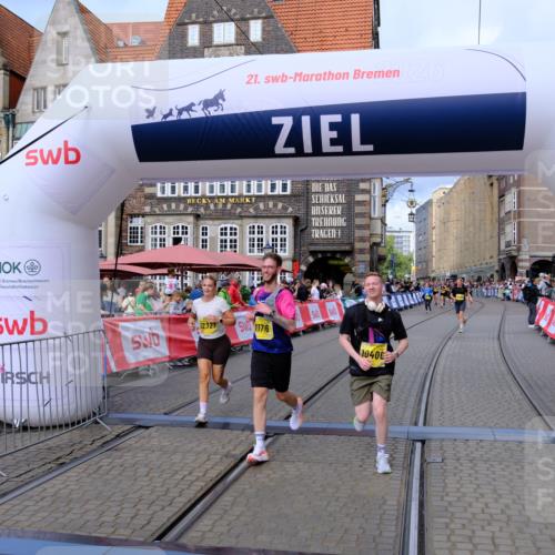 13.09.2026 - 21. swb-Marathon Bremen Tim E. http://msf.ph/oto/10342759 13.09.2026 11:12:40 Ziel 10213, 10406, 10414, 10909, 11052, 11633, 11716, 12327 meine-sportfotos.de