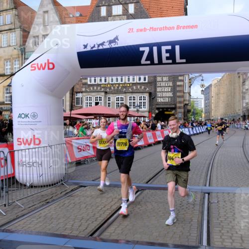 13.09.2026 - 21. swb-Marathon Bremen Tim E. http://msf.ph/oto/10342770 13.09.2026 11:12:41 Ziel 10213, 10406, 10414, 10909, 11052, 11633, 11716, 12327 meine-sportfotos.de