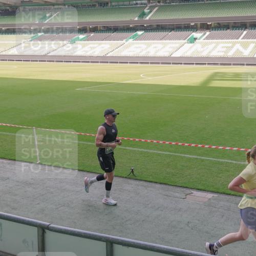 13.09.2026 - 21. swb-Marathon Bremen Michael Burmester http://msf.ph/oto/10342779 13.09.2026 13:26:31 Laufen im Stadion 186, 202, 364, 390, 530, 543, 645, 815, 818, 833, 966, 1077, 1283, 1410, 1412, 1443, 1459, 1473, 1487, 1504, 1530, 1561, 1618, 1700, 1744, 1828, 1830, 1953, 2058, 2059, 2273, 2298, 2308, 2309, 2354, 2382, 2384, 2388, 2404, 2428, 2506, 2507, 2508, 2542, 2558, 2576, 2582, 2591, 2592, 2656, 2675, 2748, 2752, 2762, 2817, 2875, 2878, 2896, 2923, 2965, 2970, 2981, 3045, 3047, 3050, 3062, 3084, 3097, 3142, 3172, 3184, 3259, 3329, 3359, 3433, 3540, 3629, 3756, 3851 meine-sportfotos.de
