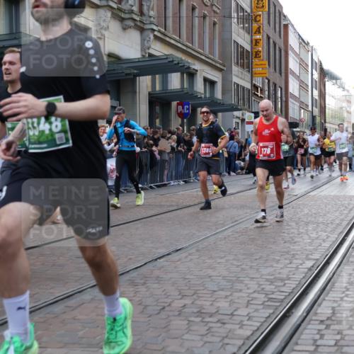 13.09.2026 - 21. swb-Marathon Bremen Strokosch-Dieckow http://msf.ph/oto/10342799 13.09.2026 13:28:33 Ziel 430, 565, 613, 687, 722, 725, 936, 1014, 1274, 1688, 1914, 2223, 2276, 2378, 2851, 2891, 3348, 3419, 3444, 3665, 3938, 4102, 4564, 5225, 5267, 5531, 5691, 5865, 6099, 6817, 6937, 6955, 7134, 7263, 7527, 8938, 8984, 8985, 9176, 9562, 13012, 13174, 178, 210, 613, 1239, 1380, 1460, 1914, 2047, 2764, 2977, 3028, 3114, 3294, 3334, 3597, 4250, 4506, 5250, 5683, 5889, 6182, 6914, 6957, 8429, 8483, 8570, 8938, 9064, 9549 meine-sportfotos.de