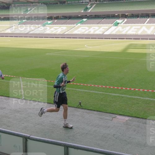 13.09.2026 - 21. swb-Marathon Bremen Michael Burmester http://msf.ph/oto/10342837 13.09.2026 13:26:42 Laufen im Stadion 186, 202, 364, 390, 530, 543, 645, 815, 818, 833, 966, 1077, 1283, 1410, 1412, 1443, 1459, 1473, 1487, 1530, 1561, 1608, 1618, 1700, 1744, 1769, 1828, 1953, 1961, 2058, 2273, 2298, 2308, 2309, 2382, 2384, 2388, 2404, 2428, 2507, 2508, 2542, 2558, 2576, 2582, 2591, 2592, 2656, 2675, 2725, 2748, 2752, 2762, 2817, 2875, 2878, 2923, 2965, 2970, 2981, 3045, 3047, 3050, 3062, 3073, 3084, 3097, 3172, 3184, 3259, 3329, 3359, 3433, 3540, 3592, 3629, 3756, 3851, 3907 meine-sportfotos.de