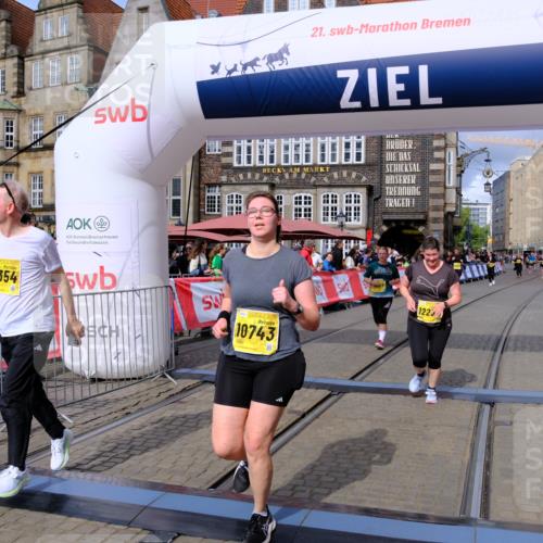 13.09.2026 - 21. swb-Marathon Bremen Tim E. http://msf.ph/oto/10342843 13.09.2026 11:12:57 Ziel 10354, 10743, 10874, 10875, 10909, 11090, 11657, 12234, 12423, 12497 meine-sportfotos.de