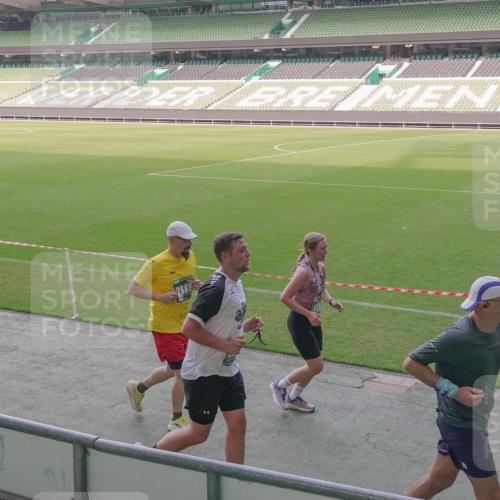 13.09.2026 - 21. swb-Marathon Bremen Michael Burmester http://msf.ph/oto/10342998 13.09.2026 13:26:59 Laufen im Stadion 186, 202, 357, 364, 390, 530, 597, 645, 726, 833, 1077, 1283, 1412, 1443, 1459, 1473, 1487, 1530, 1608, 1618, 1700, 1744, 1769, 1828, 1961, 2058, 2236, 2273, 2298, 2308, 2309, 2382, 2384, 2388, 2404, 2428, 2507, 2508, 2542, 2558, 2576, 2582, 2592, 2656, 2675, 2725, 2748, 2762, 2817, 2875, 2876, 2923, 2965, 2970, 3045, 3047, 3050, 3062, 3073, 3084, 3097, 3172, 3184, 3219, 3359, 3433, 3540, 3592, 3629, 3756, 3851, 3885, 3907, 3978, 4660 meine-sportfotos.de