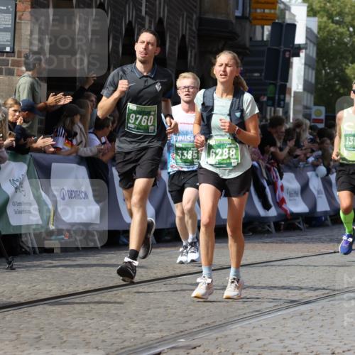 13.09.2026 - 21. swb-Marathon Bremen Strokosch-Dieckow http://msf.ph/oto/10343053 13.09.2026 13:27:16 Ziel 531, 946, 1493, 1494, 2089, 3076, 3302, 3510, 3527, 3893, 4327, 4397, 4441, 4563, 4919, 5054, 5689, 5937, 5943, 6314, 6455, 6580, 7027, 7072, 7246, 7317, 8303, 9150, 9511, 9551, 9854, 9878, 13097, 242, 593, 940, 1373, 1574, 2345, 3385, 3496, 5220, 5290, 5358, 5616, 6071, 6288, 6306, 7110, 9760, 13147 meine-sportfotos.de