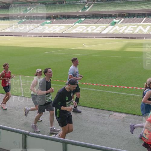 13.09.2026 - 21. swb-Marathon Bremen Michael Burmester http://msf.ph/oto/10343095 13.09.2026 13:27:11 Laufen im Stadion 186, 202, 357, 364, 390, 530, 597, 645, 726, 833, 888, 1077, 1283, 1412, 1473, 1487, 1530, 1608, 1618, 1700, 1744, 1769, 1828, 1958, 1961, 1984, 2236, 2273, 2309, 2382, 2384, 2388, 2404, 2428, 2502, 2507, 2508, 2542, 2558, 2576, 2582, 2592, 2656, 2675, 2725, 2748, 2817, 2875, 2876, 2923, 2965, 2970, 3045, 3047, 3050, 3062, 3073, 3084, 3097, 3172, 3184, 3219, 3359, 3433, 3540, 3592, 3629, 3756, 3851, 3885, 3907, 3978, 4457, 4660 meine-sportfotos.de