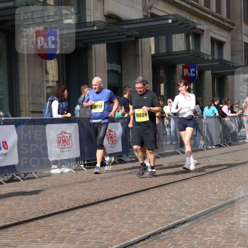 13.09.2026 - 21. swb-Marathon Bremen Strokosch-Dieckow http://msf.ph/oto/10343096 13.09.2026 11:08:30 Ziel 10217, 10399, 10455, 10469, 10599, 10609, 11053, 11074, 11358, 11421, 11434, 11531, 11710, 11718, 11812, 11834, 11905, 12162, 12256, 12353, 12438, 12517, 10135, 10188, 10229, 10793, 10851, 11032, 11065, 11124, 11263, 11509, 11560, 11561, 11678, 11888, 11968, 12073, 12164, 12315, 12325, 12410, 12516 meine-sportfotos.de