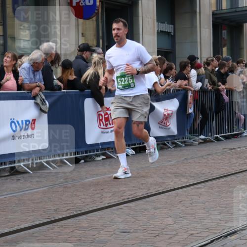 13.09.2026 - 21. swb-Marathon Bremen Strokosch-Dieckow http://msf.ph/oto/10343179 13.09.2026 13:28:42 Ziel 394, 430, 565, 687, 722, 725, 745, 936, 1014, 1274, 1688, 2070, 2223, 2276, 2378, 2851, 2891, 3419, 3444, 3665, 3938, 4590, 5225, 5267, 5531, 5691, 5865, 6099, 6817, 6937, 6955, 7134, 8984, 8985, 9562, 9661, 13174, 178, 210, 613, 1239, 1380, 1914, 2047, 2764, 2891, 3028, 3294, 3348, 3597, 4102, 4250, 4564, 5683, 6914, 6957, 7263, 7527, 8429, 8483, 8570, 8938, 9064, 9176, 9549, 13012 meine-sportfotos.de