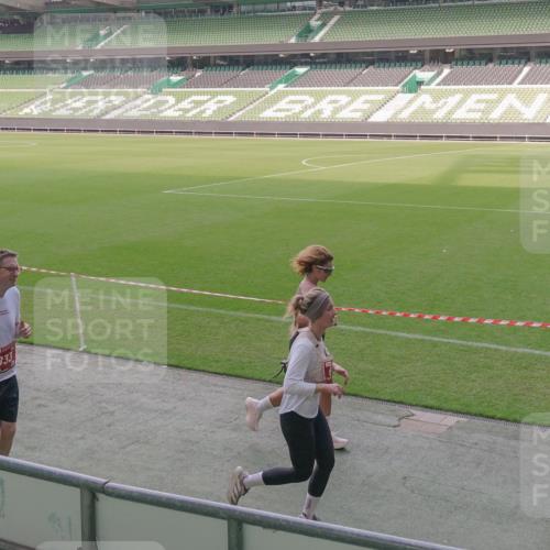 13.09.2026 - 21. swb-Marathon Bremen Michael Burmester http://msf.ph/oto/10343233 13.09.2026 13:27:30 Laufen im Stadion 111, 186, 202, 357, 364, 390, 478, 597, 726, 829, 833, 888, 925, 1077, 1220, 1412, 1473, 1496, 1608, 1700, 1769, 1958, 1961, 1984, 2236, 2273, 2309, 2388, 2404, 2428, 2502, 2507, 2508, 2542, 2558, 2576, 2582, 2592, 2656, 2725, 2748, 2817, 2875, 2876, 2923, 2965, 2970, 3045, 3047, 3050, 3073, 3084, 3184, 3219, 3359, 3433, 3540, 3589, 3592, 3629, 3756, 3851, 3885, 3907, 3978, 4238, 4457, 4660 meine-sportfotos.de