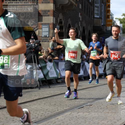 13.09.2026 - 21. swb-Marathon Bremen Strokosch-Dieckow http://msf.ph/oto/10343312 13.09.2026 13:27:22 Ziel 531, 946, 1493, 1494, 2089, 2454, 3076, 3302, 3510, 3527, 4121, 4327, 4397, 4563, 5689, 5943, 6455, 6776, 7027, 7072, 7246, 7317, 7849, 8303, 9150, 9511, 9854, 9878, 323, 593, 857, 940, 1006, 1373, 1574, 2345, 2668, 3460, 3521, 4421, 5081, 5220, 5290, 5358, 5557, 5616, 6306, 7110 meine-sportfotos.de