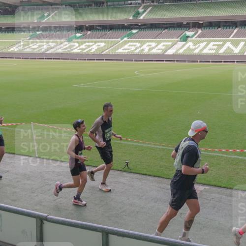 13.09.2026 - 21. swb-Marathon Bremen Michael Burmester http://msf.ph/oto/10343467 13.09.2026 13:28:06 Laufen im Stadion 111, 186, 220, 357, 364, 390, 478, 597, 726, 829, 888, 925, 1079, 1220, 1298, 1325, 1412, 1496, 1608, 1700, 1741, 1769, 1777, 1958, 1961, 1984, 2236, 2309, 2365, 2388, 2404, 2472, 2502, 2507, 2542, 2574, 2582, 2593, 2725, 2743, 2748, 2868, 2875, 2876, 2923, 2991, 3045, 3050, 3061, 3073, 3084, 3154, 3184, 3219, 3540, 3589, 3592, 3595, 3694, 3756, 3798, 3826, 3853, 3885, 3907, 3978, 3987, 4108, 4238, 4457, 4660 meine-sportfotos.de