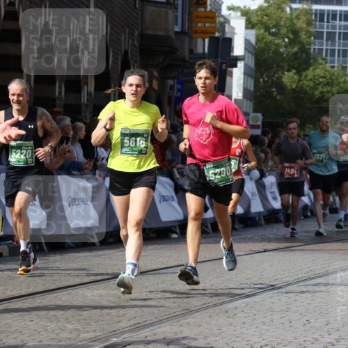 13.09.2026 - 21. swb-Marathon Bremen Strokosch-Dieckow http://msf.ph/oto/10343520 13.09.2026 13:27:25 Ziel 946, 1493, 1494, 2089, 2454, 3076, 3302, 3527, 4121, 4327, 4397, 4558, 4563, 5689, 5943, 6455, 6776, 7027, 7072, 7849, 8219, 9150, 9159, 9343, 9511, 9854, 9878, 10112, 323, 593, 857, 940, 1006, 1373, 1574, 2345, 2668, 2686, 3013, 3460, 3521, 4421, 4593, 5081, 5220, 5290, 5557, 5616, 6306, 7110 meine-sportfotos.de