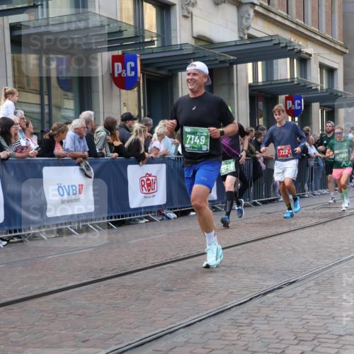13.09.2026 - 21. swb-Marathon Bremen Strokosch-Dieckow http://msf.ph/oto/10343532 13.09.2026 13:28:56 Ziel 132, 303, 394, 565, 596, 651, 687, 745, 1274, 1365, 1387, 1545, 1823, 2023, 2070, 2301, 2867, 2957, 3258, 3796, 3846, 3912, 3938, 4541, 4590, 5036, 5225, 6030, 6103, 7013, 7149, 7361, 7631, 7860, 8007, 8009, 8066, 8099, 8277, 8338, 8675, 9249, 9661, 9889, 10128, 430, 613, 722, 725, 936, 1014, 1688, 1914, 2223, 2276, 2378, 2851, 2891, 3348, 3419, 3444, 3665, 3938, 4102, 4564, 5267, 6914, 6957, 7263, 7527, 8938, 9176, 13012 meine-sportfotos.de