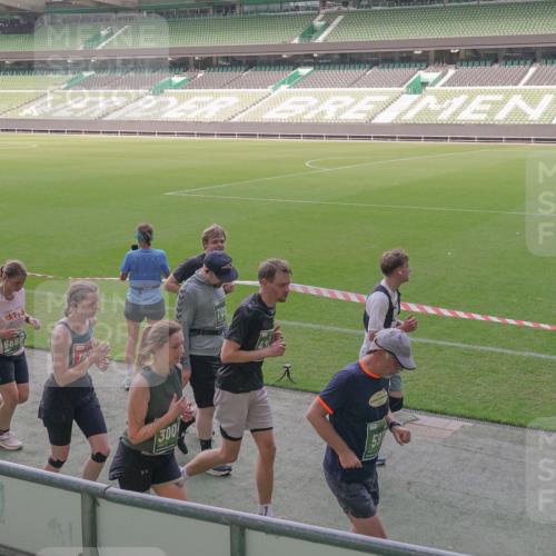 13.09.2026 - 21. swb-Marathon Bremen Michael Burmester http://msf.ph/oto/10343597 13.09.2026 13:28:24 Laufen im Stadion 111, 186, 220, 357, 364, 422, 476, 478, 597, 685, 726, 729, 829, 888, 925, 986, 1079, 1220, 1298, 1325, 1384, 1412, 1496, 1608, 1615, 1741, 1769, 1777, 1958, 1961, 1984, 2236, 2326, 2365, 2404, 2472, 2502, 2507, 2574, 2593, 2725, 2743, 2748, 2862, 2868, 2875, 2876, 2923, 2924, 2991, 3020, 3045, 3050, 3061, 3073, 3154, 3184, 3219, 3238, 3274, 3321, 3361, 3589, 3592, 3594, 3595, 3678, 3694, 3755, 3756, 3798, 3826, 3853, 3885, 3907, 3953, 3978, 3987, 4108, 4238, 4457, 4660 meine-sportfotos.de