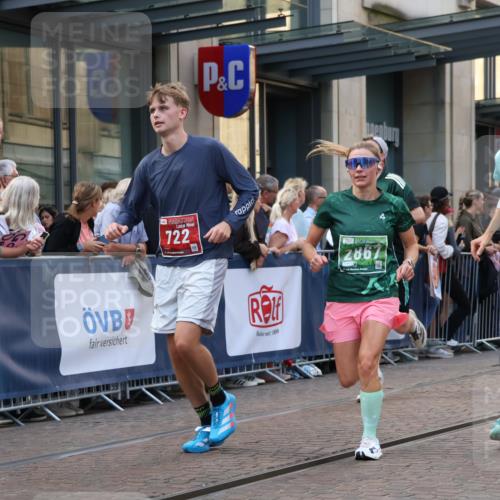 13.09.2026 - 21. swb-Marathon Bremen Strokosch-Dieckow http://msf.ph/oto/10343619 13.09.2026 13:28:59 Ziel 132, 303, 394, 596, 651, 745, 1083, 1365, 1387, 1545, 1823, 2023, 2070, 2301, 2867, 2957, 3258, 3721, 3796, 3846, 3912, 4541, 4590, 5036, 5599, 6030, 6103, 6499, 7013, 7149, 7361, 7631, 7649, 7860, 8007, 8009, 8066, 8099, 8277, 8338, 8675, 9249, 9661, 9889, 10128, 430, 565, 687, 722, 725, 936, 1014, 1274, 1688, 2223, 2276, 2378, 2851, 2891, 3348, 3419, 3444, 3665, 3938, 4102, 4564, 5225, 5267, 7263, 7527, 9176, 13012 meine-sportfotos.de
