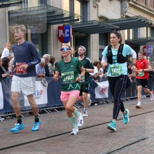 13.09.2026 - 21. swb-Marathon Bremen Strokosch-Dieckow http://msf.ph/oto/10343640 13.09.2026 13:28:59 Ziel 132, 303, 394, 596, 651, 745, 1083, 1365, 1387, 1545, 1823, 2023, 2070, 2301, 2867, 2957, 3258, 3721, 3796, 3846, 3912, 4541, 4590, 5036, 5599, 6030, 6103, 6499, 7013, 7149, 7361, 7631, 7649, 7860, 8007, 8009, 8066, 8099, 8277, 8338, 8675, 9249, 9661, 9889, 10128, 430, 565, 687, 722, 725, 936, 1014, 1274, 1688, 2223, 2276, 2378, 2851, 2891, 3348, 3419, 3444, 3665, 3938, 4102, 4564, 5225, 5267, 7263, 7527, 9176, 13012 meine-sportfotos.de