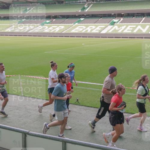 13.09.2026 - 21. swb-Marathon Bremen Michael Burmester http://msf.ph/oto/10343751 13.09.2026 13:28:43 Laufen im Stadion 111, 220, 357, 422, 476, 478, 597, 685, 726, 729, 754, 829, 888, 925, 986, 1079, 1220, 1298, 1325, 1384, 1496, 1608, 1615, 1741, 1769, 1777, 1958, 1961, 1984, 2236, 2326, 2365, 2436, 2472, 2502, 2574, 2593, 2725, 2740, 2743, 2862, 2868, 2876, 2924, 2991, 3020, 3061, 3073, 3129, 3154, 3219, 3238, 3274, 3321, 3361, 3589, 3592, 3594, 3595, 3605, 3678, 3694, 3755, 3758, 3798, 3826, 3853, 3885, 3907, 3953, 3965, 3971, 3978, 3987, 4011, 4108, 4238, 4457, 4660 meine-sportfotos.de