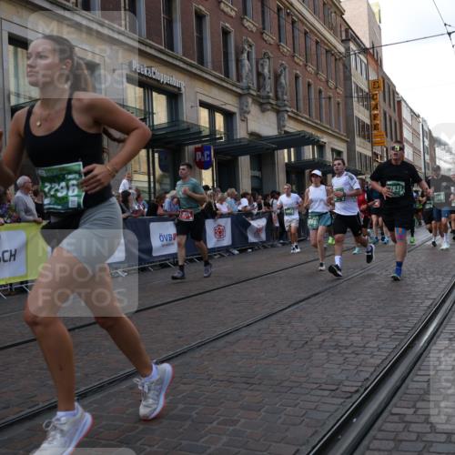 13.09.2026 - 21. swb-Marathon Bremen Strokosch-Dieckow http://msf.ph/oto/10343780 13.09.2026 13:29:02 Ziel 132, 303, 394, 596, 651, 745, 1083, 1365, 1387, 1545, 1823, 2023, 2070, 2076, 2301, 2742, 2867, 2957, 3258, 3721, 3796, 3846, 3912, 4541, 5036, 5244, 5599, 6030, 6103, 6499, 6690, 7013, 7149, 7361, 7426, 7631, 7649, 7860, 8007, 8009, 8066, 8099, 8277, 8338, 8675, 8831, 9249, 9661, 9889, 10128, 394, 430, 565, 687, 722, 725, 936, 1014, 1274, 1688, 2070, 2223, 2276, 2378, 2851, 2891, 3348, 3419, 3444, 3665, 3938, 4590, 5225, 5267, 7263, 7527 meine-sportfotos.de