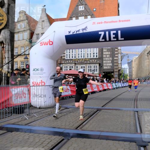 13.09.2026 - 21. swb-Marathon Bremen Tim E. http://msf.ph/oto/10343809 13.09.2026 11:13:59 Ziel 10330, 10545, 10766, 10883, 10889, 11078, 11084, 11954, 11999, 12010, 12280 meine-sportfotos.de
