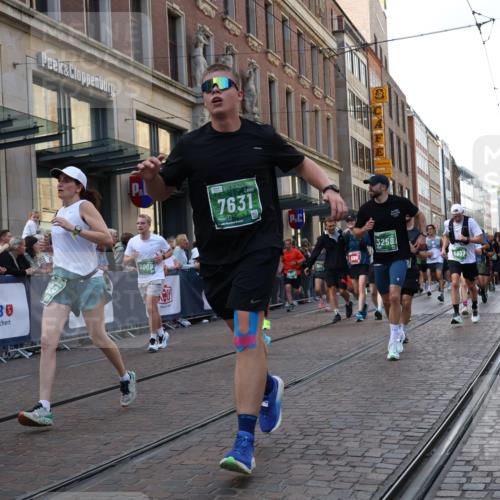 13.09.2026 - 21. swb-Marathon Bremen Strokosch-Dieckow http://msf.ph/oto/10343848 13.09.2026 13:29:04 Ziel 132, 303, 596, 651, 1083, 1243, 1365, 1387, 1545, 1823, 2023, 2076, 2301, 2742, 2867, 2957, 3030, 3258, 3721, 3796, 3846, 3912, 4541, 5036, 5244, 5599, 6030, 6103, 6499, 6690, 7013, 7149, 7361, 7426, 7631, 7649, 7860, 8007, 8009, 8066, 8099, 8277, 8338, 8675, 8831, 9249, 9661, 9889, 10128, 394, 430, 565, 687, 722, 725, 745, 936, 1014, 1274, 1688, 2070, 2223, 2276, 2378, 2851, 2891, 3348, 3419, 3444, 3665, 3938, 4590, 5225, 5267, 7263, 7527 meine-sportfotos.de
